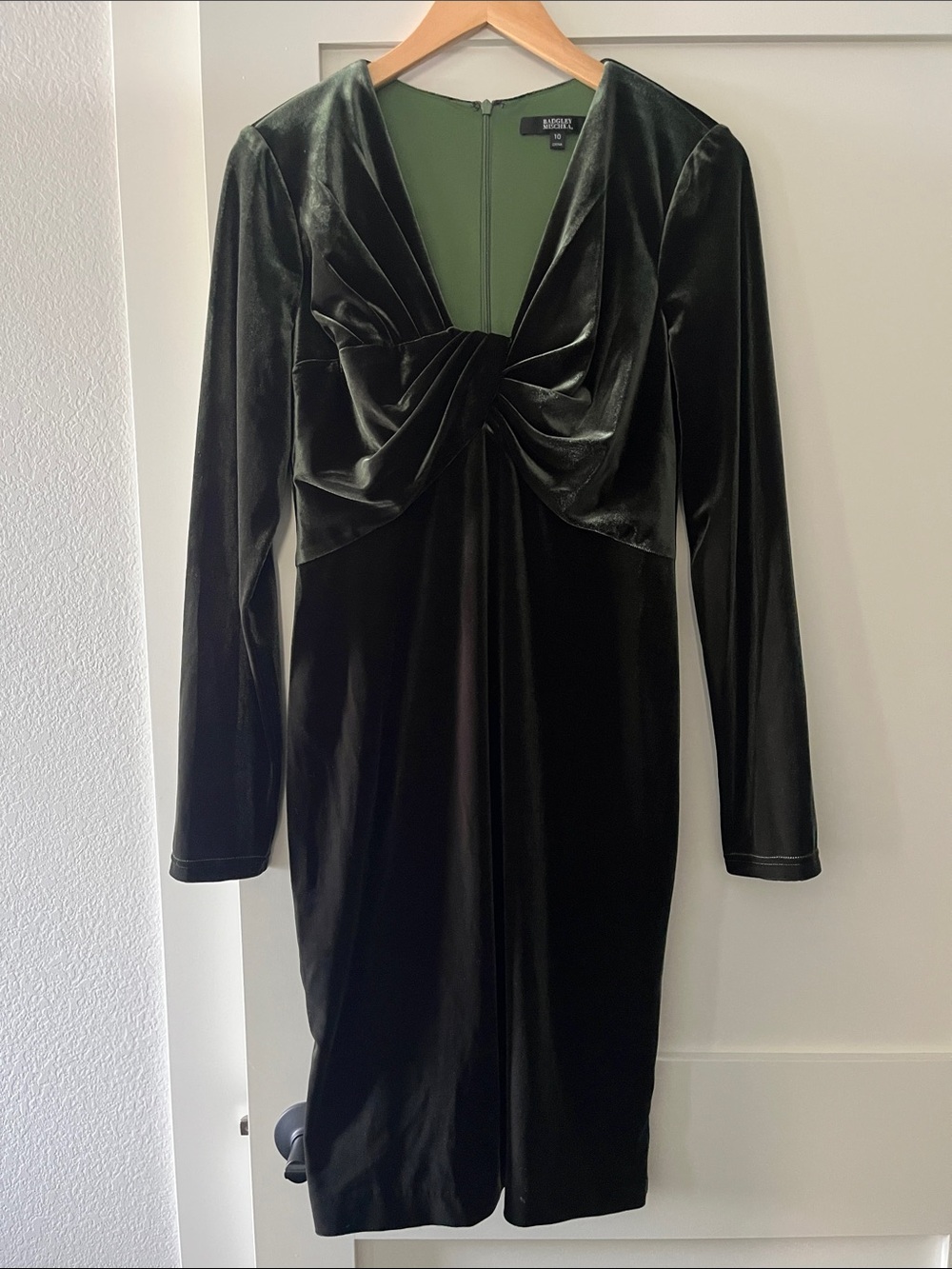 Badgley Mischka Green Velvet Twist Front Long Sleeve Dress